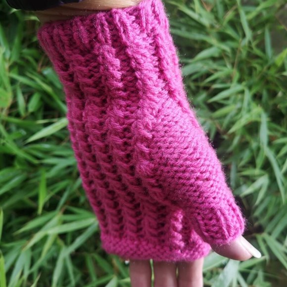 Candy Pink HandKnit Fingerless Texting Gloves Mittens Glovelet Rose Bonbon - Picture 5 of 12